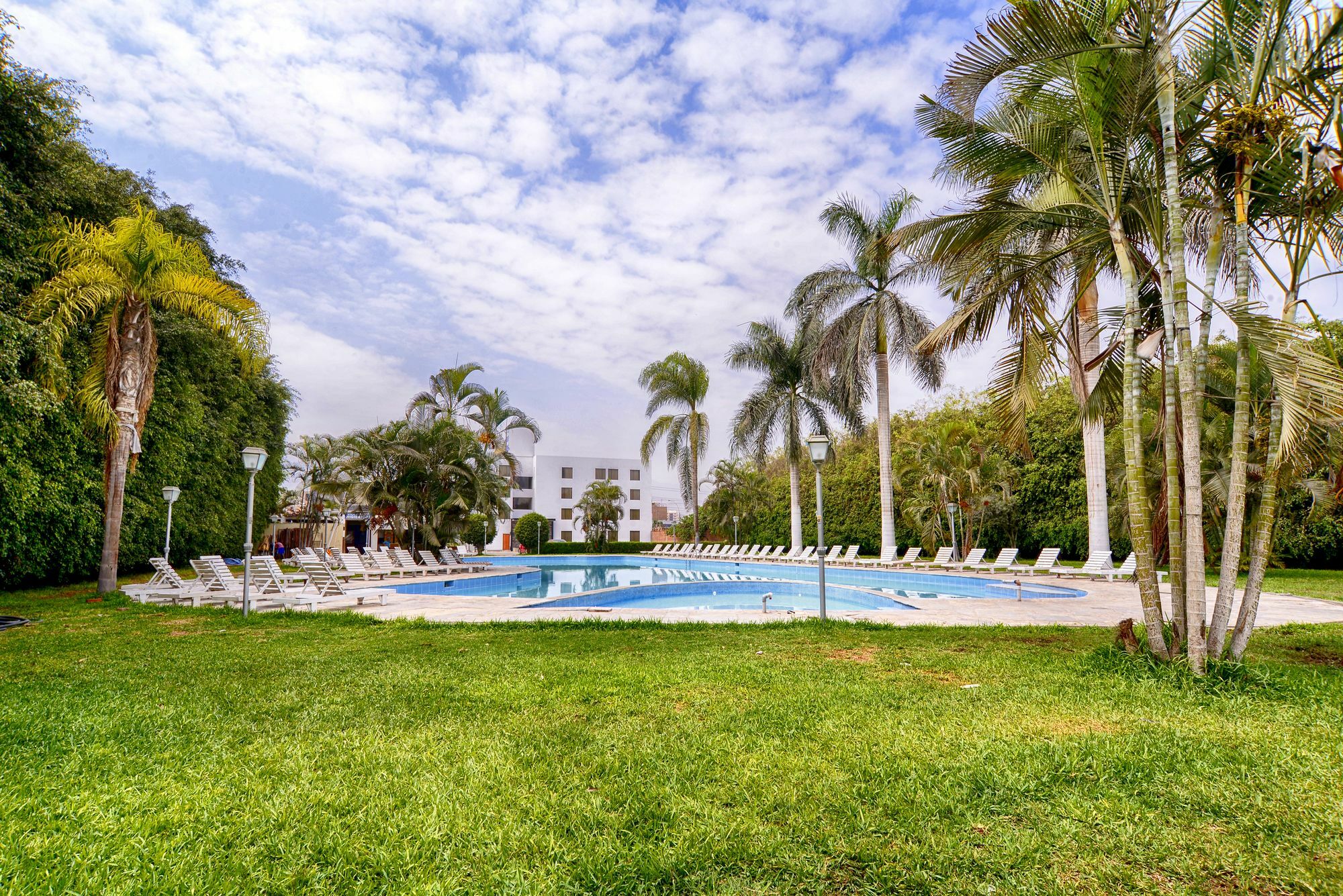 Hotel Hacienda Lima Norte Екстериор снимка
